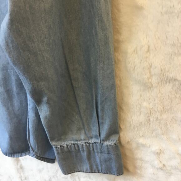 Red Tulips Blue 3/4 Button Up Long Sleeve Shirt - Picture 7 of 10